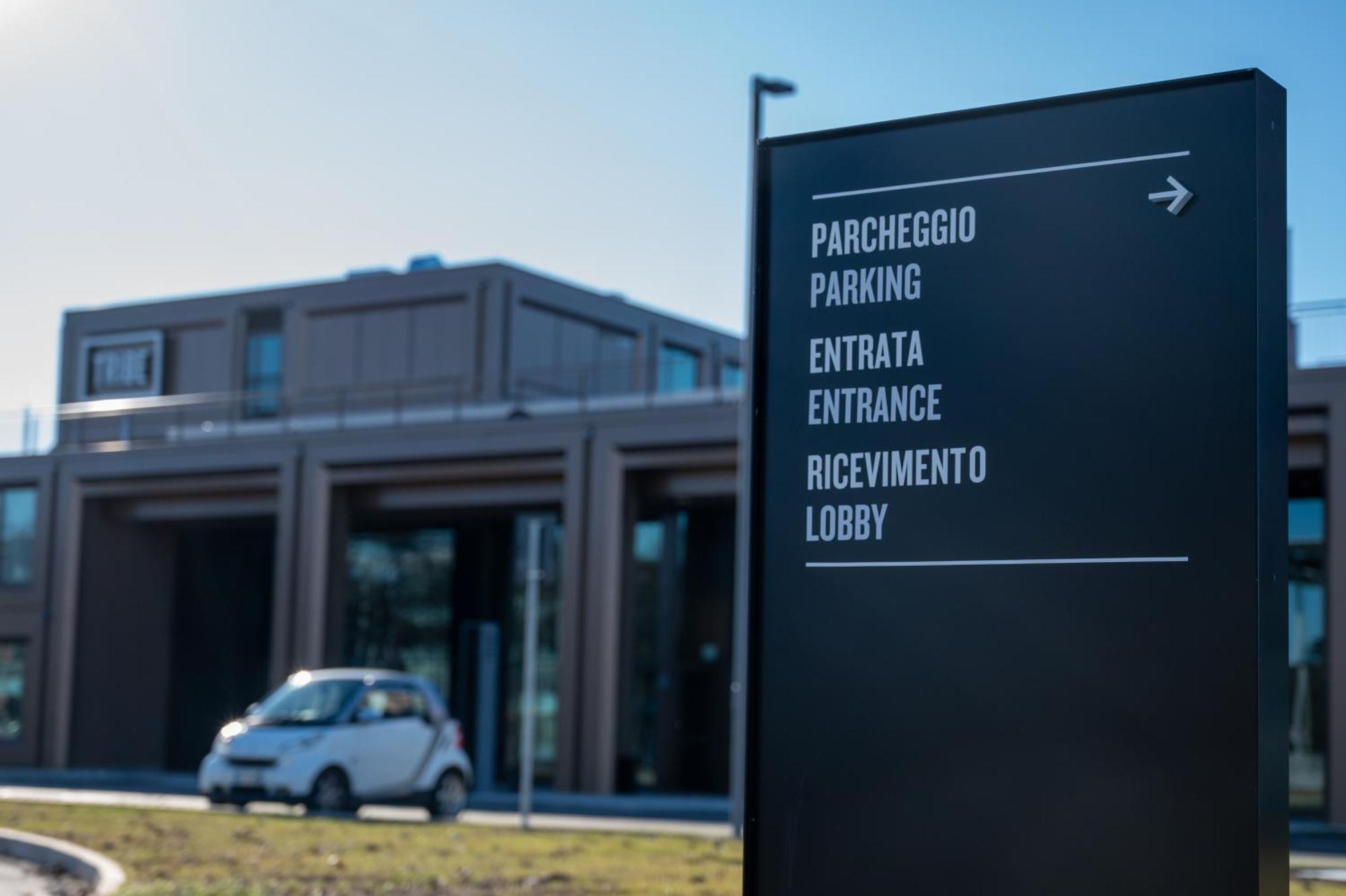 Hotel Tribe Milano Malpensa Vizzola Ticino Esterno foto